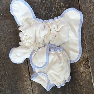 New! Newborn fitted diapers, 2 changes 4-10 lbs, NWOT